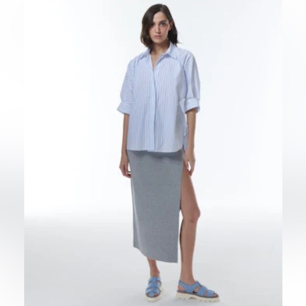 THEO THE LABEL Echo Back Button Dolman Shirt size small